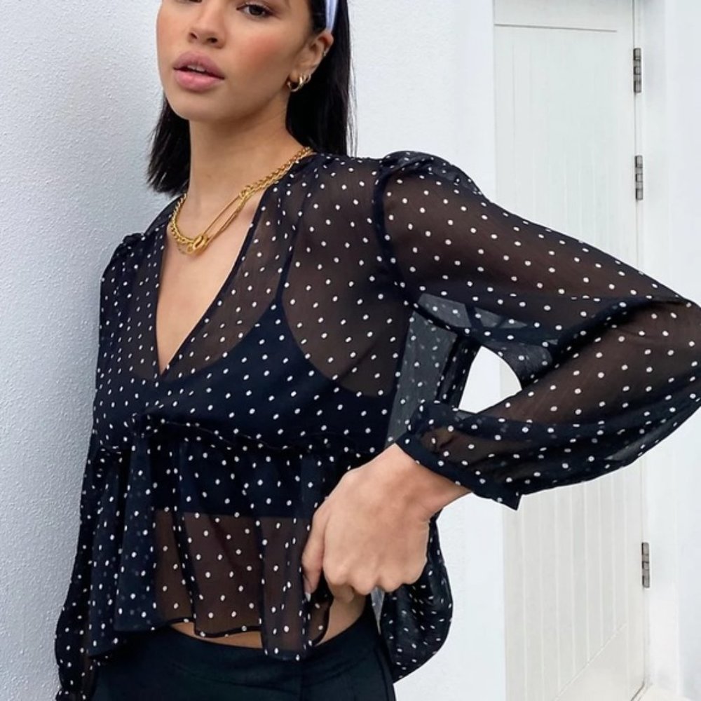 Aritzia Sunday Best Jinx Blouse Size L